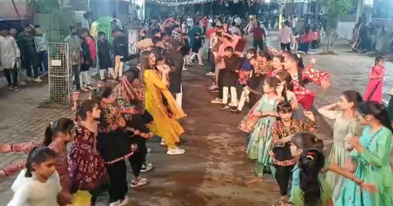 સોનગઢના બ્રાહ્મણ ફળિયામાં વર્ષોથી થાય છે ઐતિહાસિક ગરબા